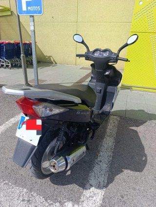 Peugeot 125 Scooter Azul/Plata