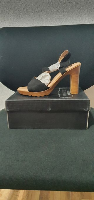 Sandalias Woman Key Talla 36 Nuevas