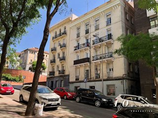 Ático en alquiler en Jerónimos en Madrid