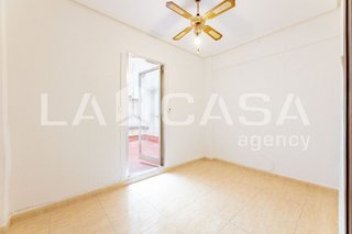Piso en venta en Ciutat Jardí en Valencia