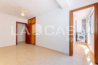 Piso en venta en Ciutat Jardí en Valencia