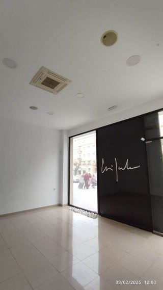 Local comercial en alquiler en Zona Bahía Blanca en Cádiz