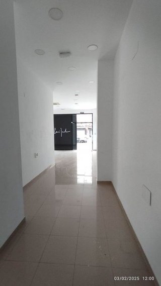 Local comercial en alquiler en Zona Bahía Blanca en Cádiz