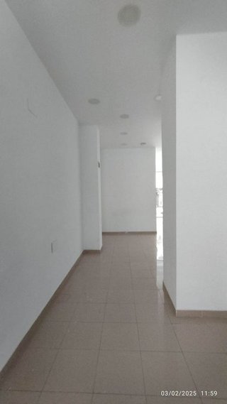 Local comercial en alquiler en Zona Bahía Blanca en Cádiz