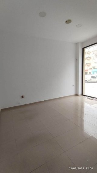 Local comercial en alquiler en Zona Bahía Blanca en Cádiz