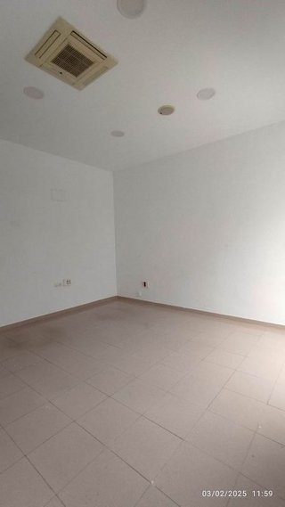 Local comercial en alquiler en Zona Bahía Blanca en Cádiz