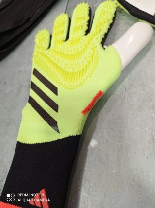 Guantes de portero Adidas Predator URG 2.0