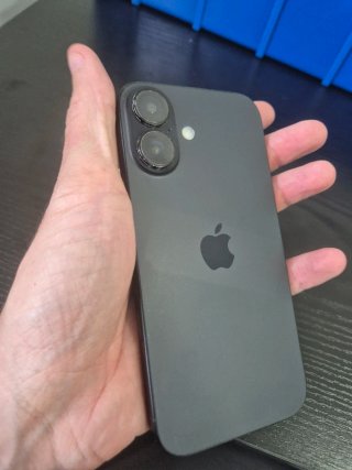 iPhone 16 128GB Negro - No enciende