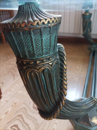 Mesa de centro cristal y metal dorada