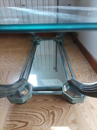 Mesa de centro cristal y metal dorada