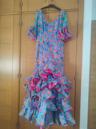 Traje de flamenca volantes