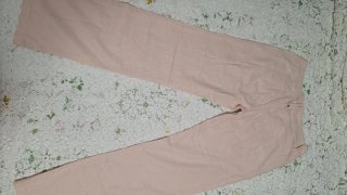 Pantalón rosa y blusa estampada S, y pantalón 36
