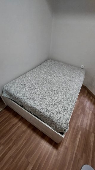 Cama doble,colchón y estructura incluidos