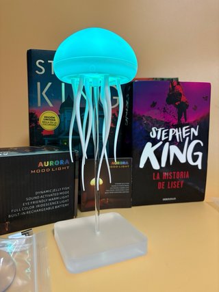Lámpara Medusa Aurora Mood Light de noche