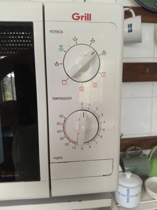 Microondas First Line con Grill
