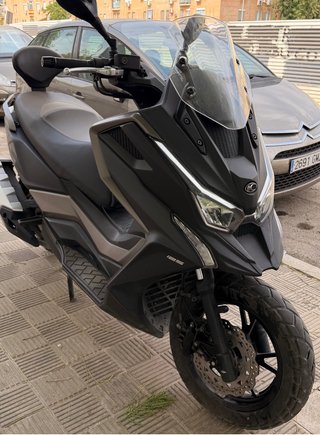 Kymco Maxi Scooter Negra/Gris 17000km