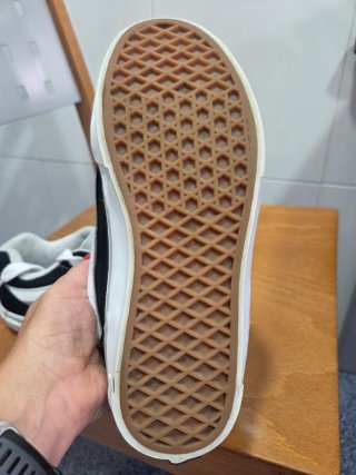 Zapatillas Vans  Negras y Blancas