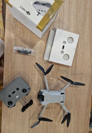 DJI Mini 3 – Dron Mini con cámara ligero