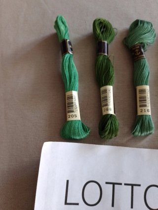 Lotto 3 - Fili da ricamo Anchor 25 .. PZ 12