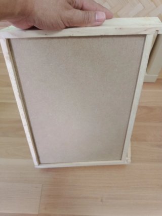 Caja de madera con tapa y compartimentos