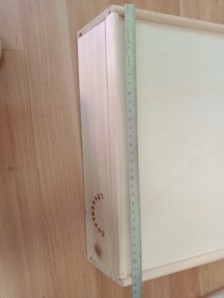 Caja de madera con tapa y compartimentos