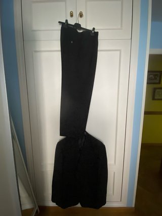 Traje de caballero oscuro