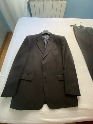 Traje de caballero oscuro