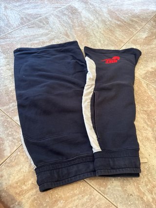 Pantaloncini Nike blu e bianchi