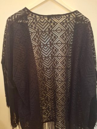 Kimono calado negro con flecos