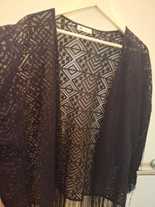 Kimono calado negro con flecos