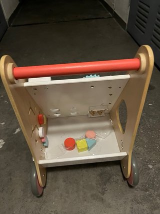 Carrito andador con frenos de madera multiactivida