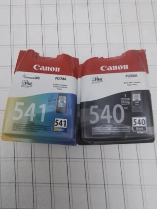 2 Cartuchos Canon PIXMA 540 y 541
