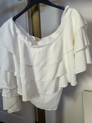 Camicia bianca con volant