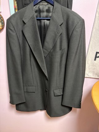 Traje de caballero gris oscuro, talla 50-56
