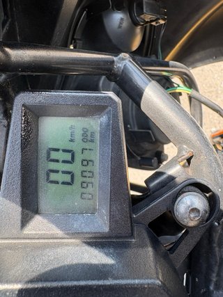 Yamaha TZR 50cc Negra y Dorada