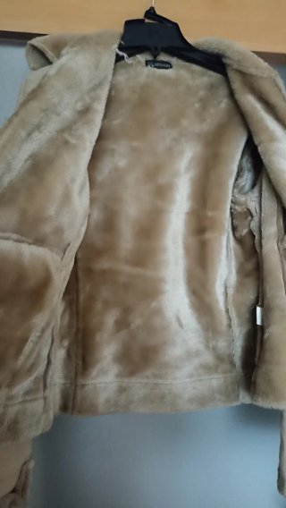 Chaqueta corta pelo beige talla 42