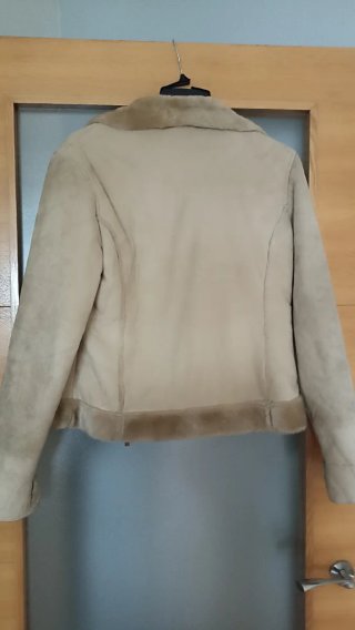 Chaqueta corta pelo beige talla 42