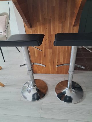 2 Taburetes de Bar Negros y Plateados