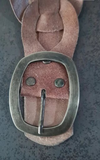 Cinturón de cuero trenzado marrón