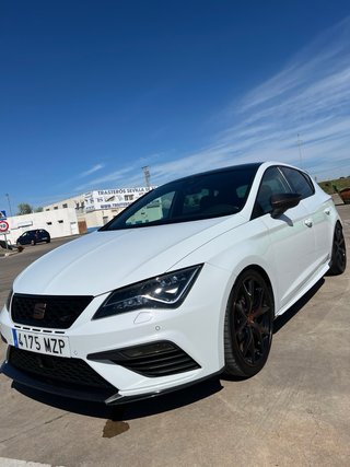 SEAT Leon Cupra