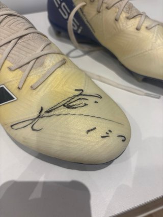 Botas de fútbol Leo Messi firmadas