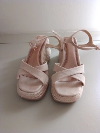 Sandalias Catwalk Beige Cuña