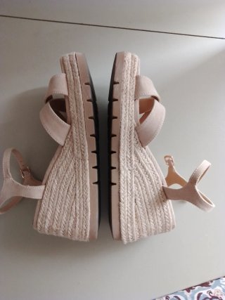Sandalias Catwalk Beige Cuña