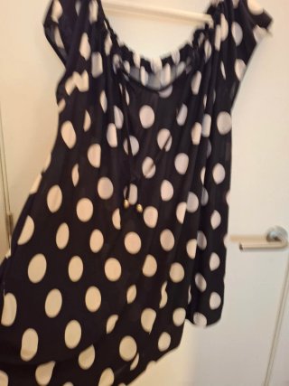 Blusa lunares negra y blanca