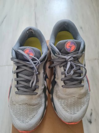 Zapatillas Mizuno Wave Sky 7 Gris/Morado