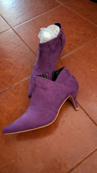 Botines morados de tacón
