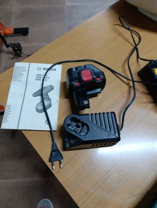 Cargador y Batería Bosch PSR 12-2