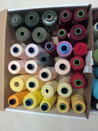 Lote de conos de hilo para coser 60 unidades
