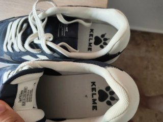 Zapatillas deportivas Kelme negras y blancas
