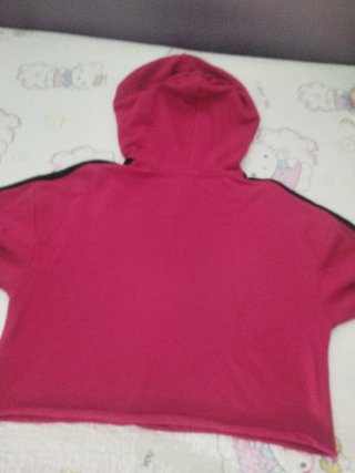 Sudadera corta con capucha